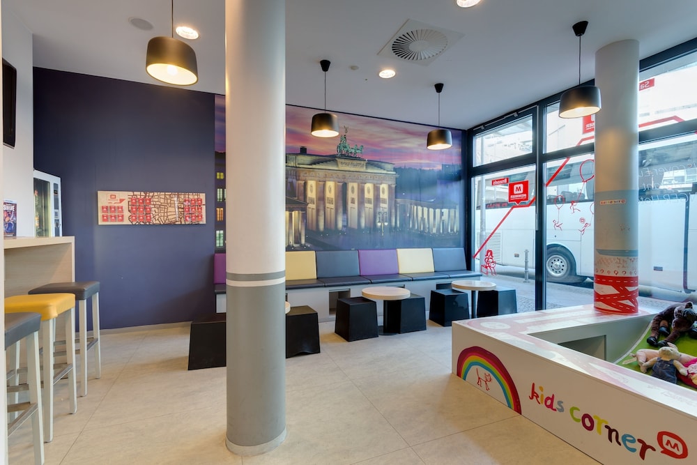 Foto - MEININGER Hotel Berlin Hauptbahnhof