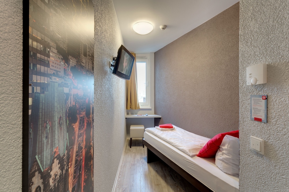 Foto - MEININGER Hotel Berlin Hauptbahnhof