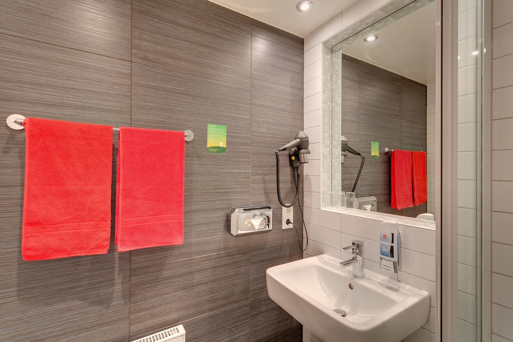 Foto - MEININGER Hotel Berlin Hauptbahnhof