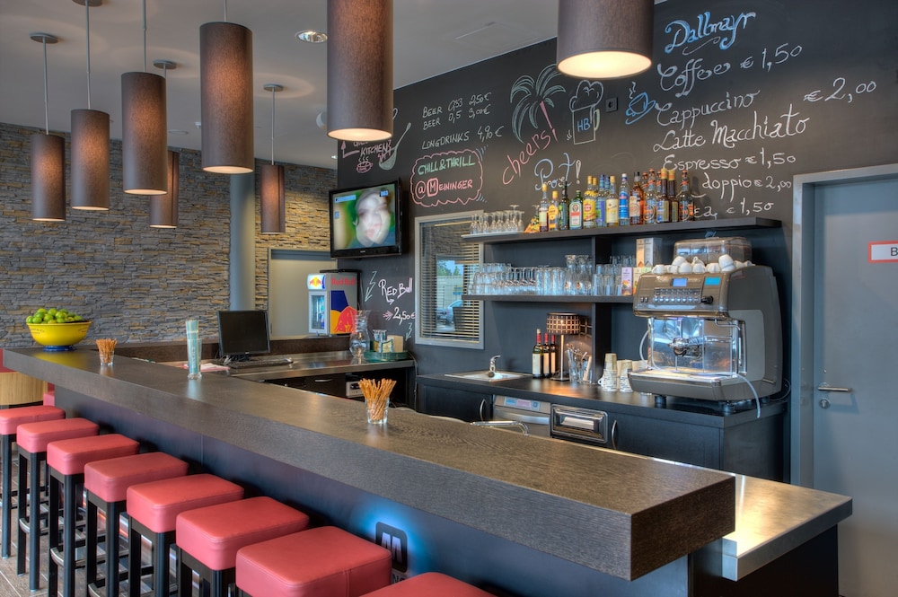 Foto - MEININGER Hotel Berlin Hauptbahnhof