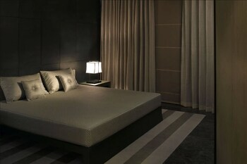 Armani Hotel Dubai Dubai 681 Room Prices Reviews Travelocity
