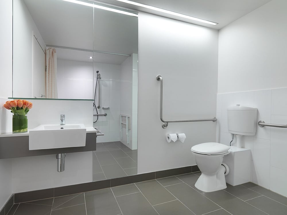 Travelodge Hotel Melbourne Docklands