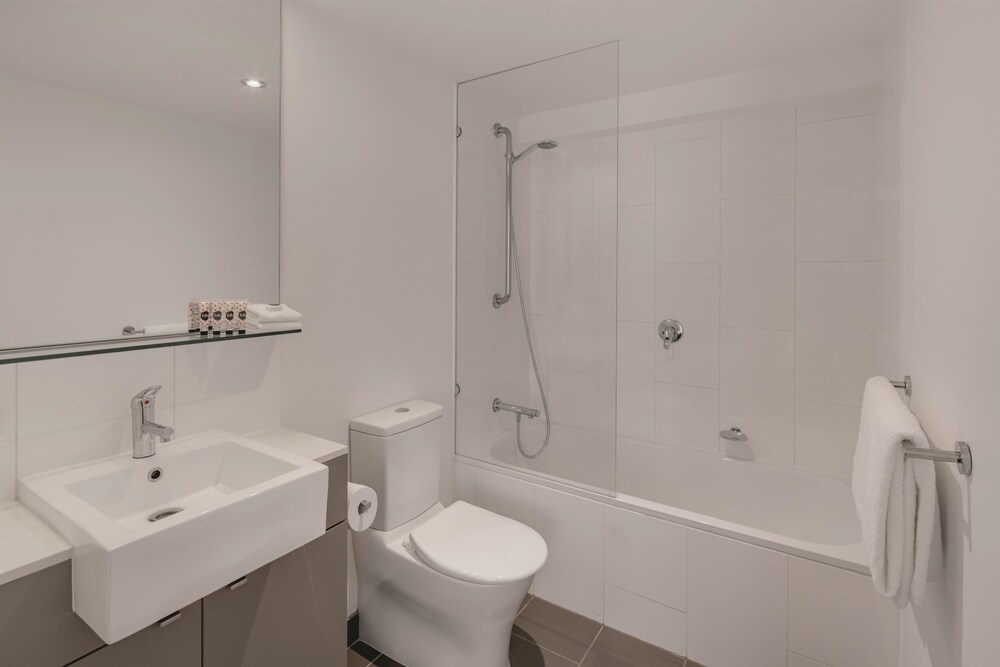 Travelodge Hotel Melbourne Docklands