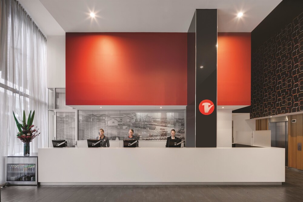 Travelodge Hotel Melbourne Docklands