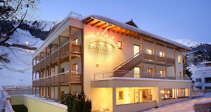 Banyan Hotel