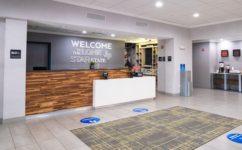 Hampton Inn & Suites Dallas/Lewisville-Vista Ridge Mall, TX, Dallas ...