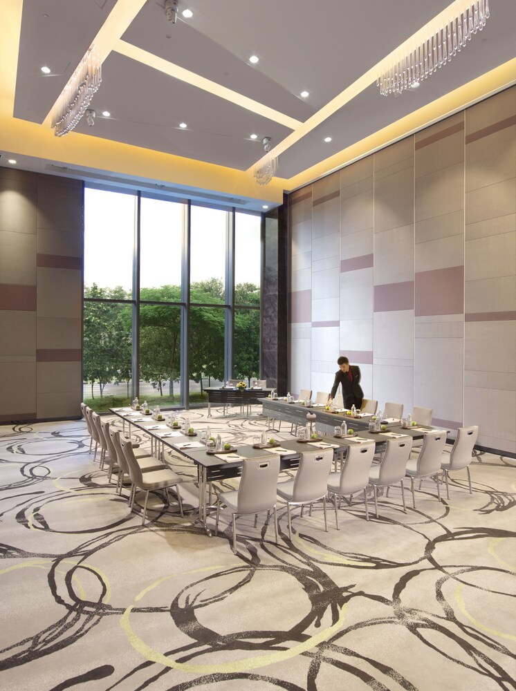 Parkroyal On Beach Road Deals Reviews Singapore Sgp Wotif