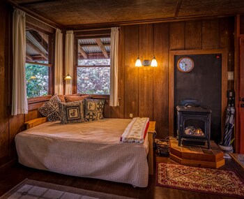 Crater Rim Cabin Volcano 2020 Room Prices Reviews Travelocity