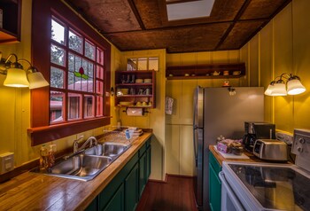 Crater Rim Cabin Volcano 2020 Room Prices Reviews Travelocity
