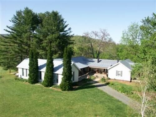 Dutchies View Bed & Breakfast in Floyd, United States