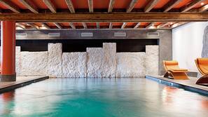 Piscine couverte