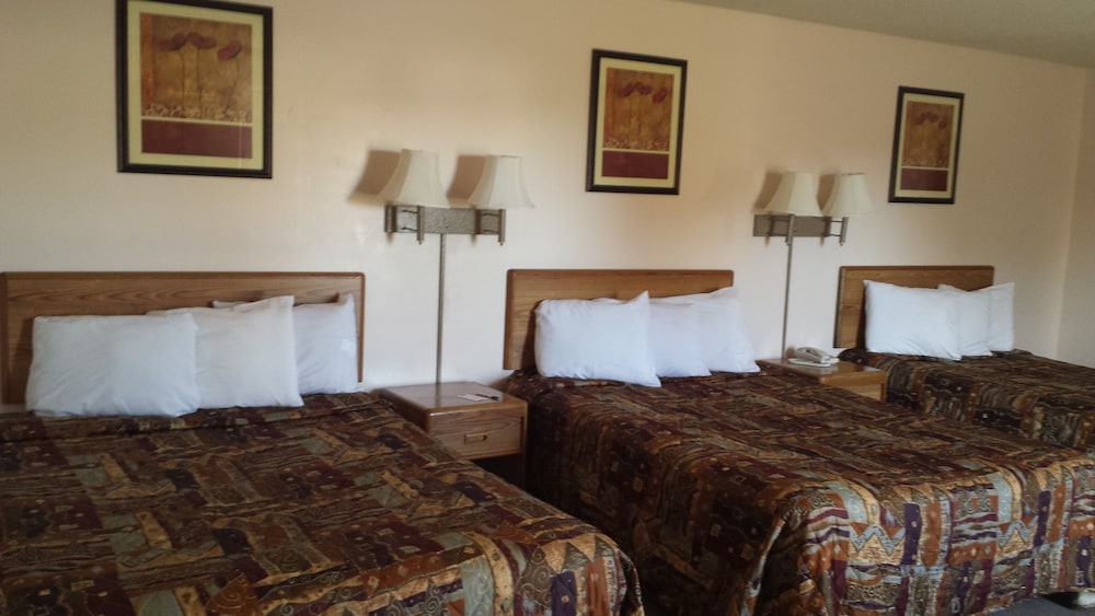 Rodeway Inn & Suites