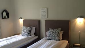 Hypo-allergenic bedding, minibar, desk, soundproofing