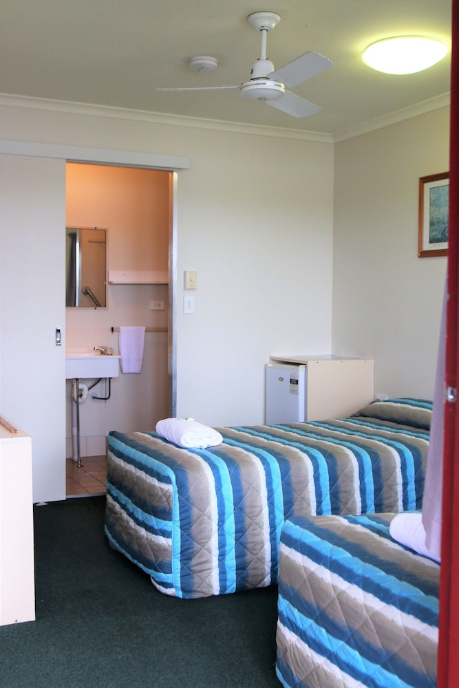 Maroochy Waterfront Motel Camp & Conference