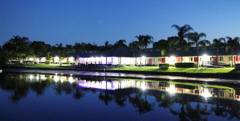 Maroochy Waterfront Motel Camp & Conference