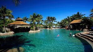 4 outdoor pools, pool umbrellas, sun loungers
