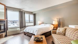 Egyptian cotton sheets, premium bedding, down duvet, Select Comfort beds