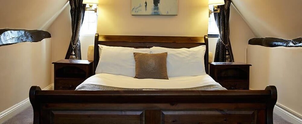Dog House By Greene King Inns Abingdon 2019 Room Rates Reviews Room Bathroom Amenities Garden