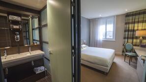 Minibar, in-room safe, desk, soundproofing