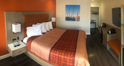 Presidio Parkway Inn