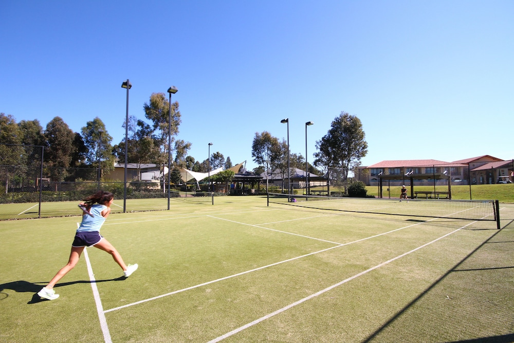 Tennis court, Chateau Elan At The Vintage