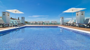2 piscinas al aire libre, tumbonas