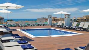 2 piscinas al aire libre, tumbonas