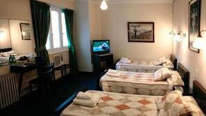 Premium bedding, in-room safe, free WiFi, bed sheets