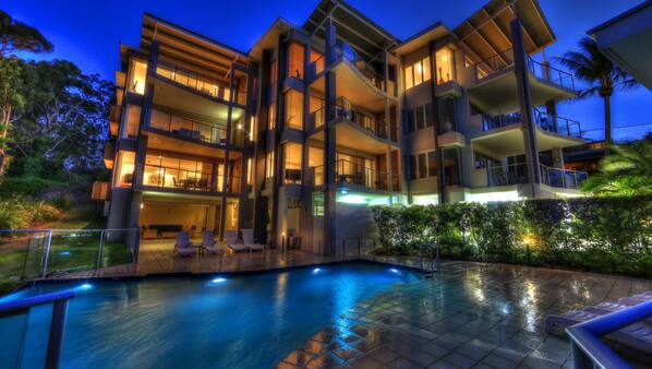 Outdoor pool, sun loungers