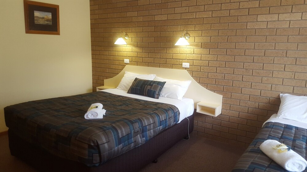 Hepburn Springs Motor Inn in Hepburn Springs 87 Best Rates & Deals