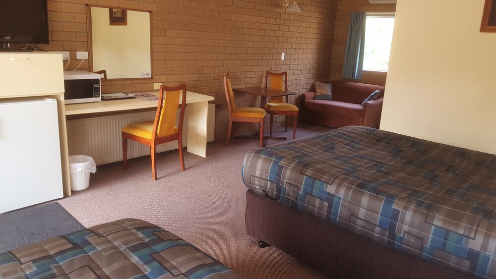 Hepburn Springs Motor Inn in Hepburn Springs 87 Best Rates & Deals