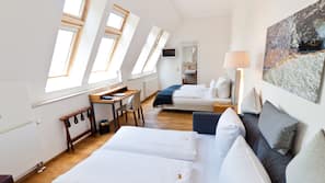 Allergitestet sengetøy, minibar, safe på rommet og skrivebord