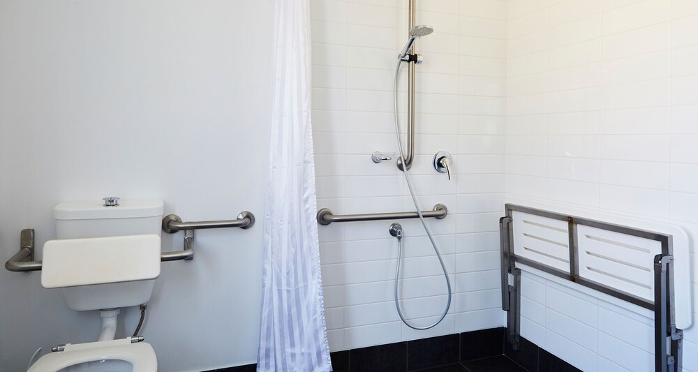 Bathroom, NRMA Merimbula Beach Holiday Resort