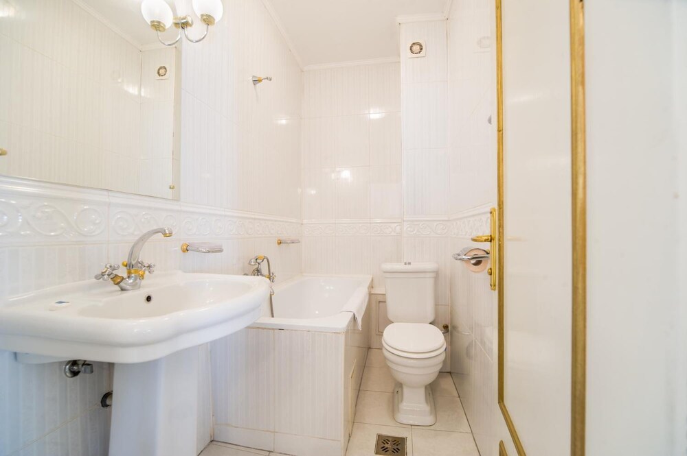 Foto - Hotel Carpati Imparatul Romanilor