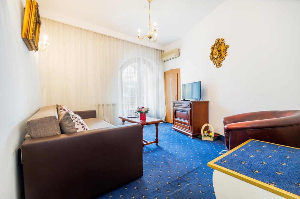 Foto - Hotel Carpati Imparatul Romanilor