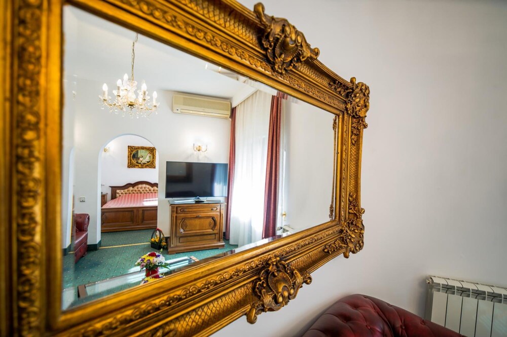 Foto - Hotel Carpati Imparatul Romanilor