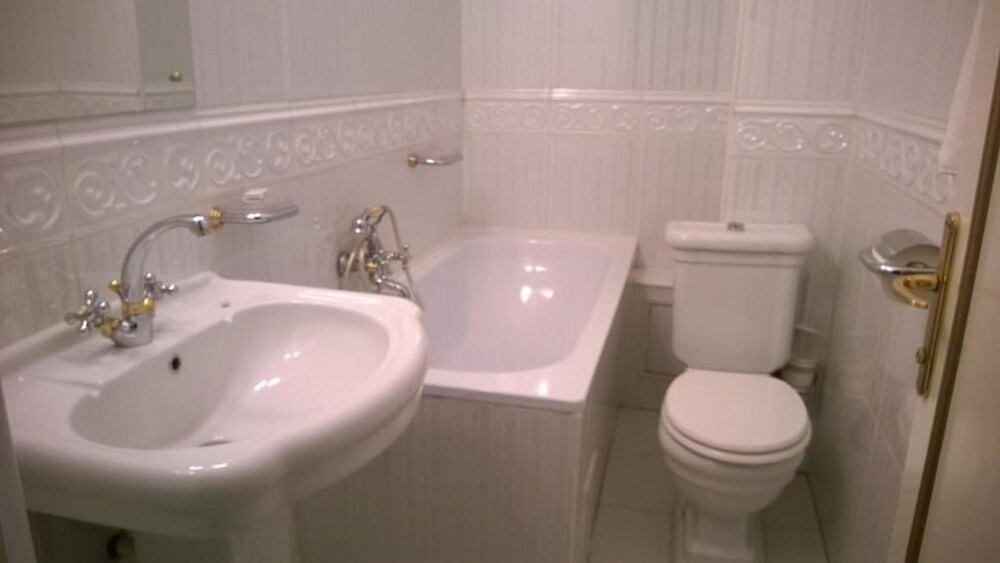 Foto - Hotel Carpati Imparatul Romanilor