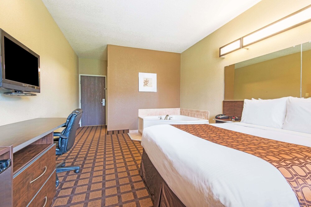 Microtel Inn & Suites by Wyndham Montgomery