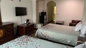 Individually furnished, desk, iron/ironing board, free WiFi