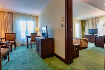 Crowne Plaza Hotel Antalya Reviews Photos Rates Ebookers Com
