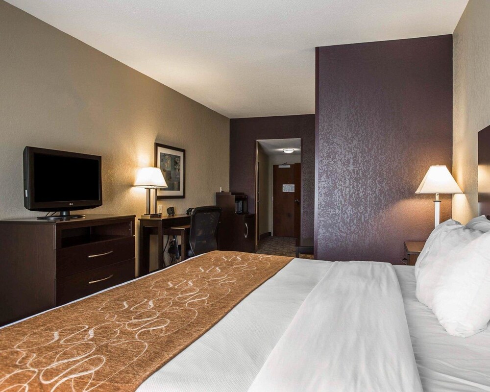Comfort Suites Whitsett Greensboro East in Greensboro Best Rates