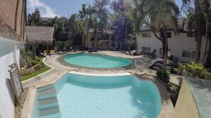 Outdoor pool, pool loungers