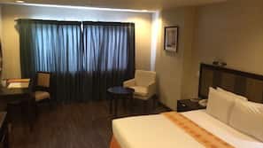 Minibar, in-room safe, desk, iron/ironing board