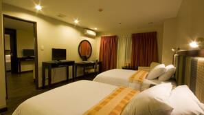 Minibar, in-room safe, desk, iron/ironing board