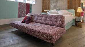Coffre-forts dans les chambres, décoration personnalisée, bureau