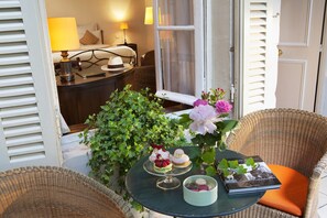 Hotel d'Angleterre Saint Germain des Prés in Paris | Expedia