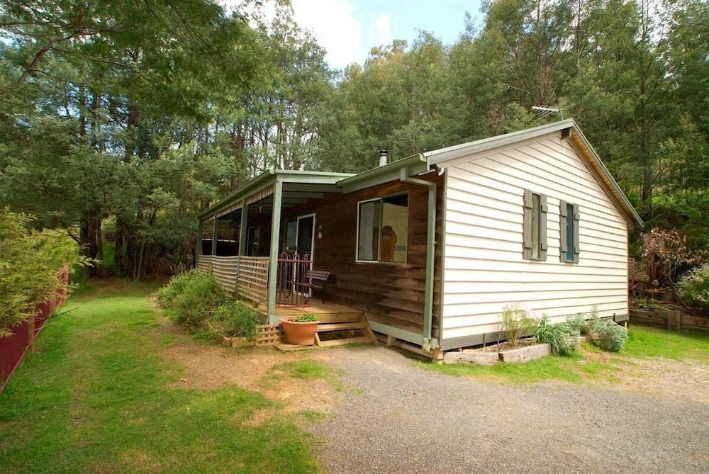 Hill 'N' Dale Farm Cottages