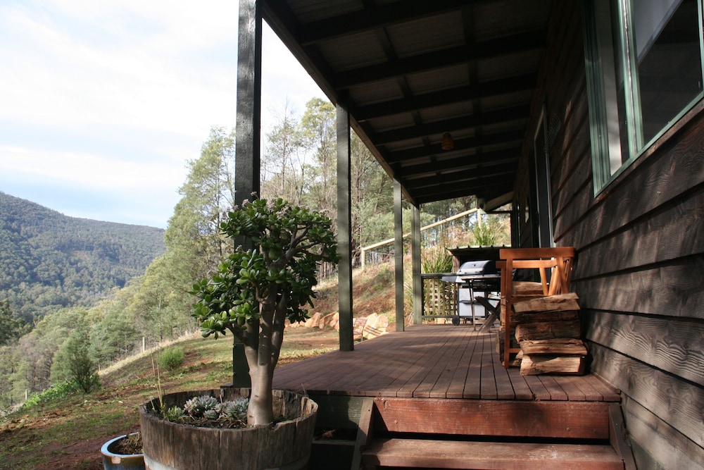 Hill 'N' Dale Farm Cottages