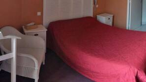 Bureau, lits bébé, Wi-Fi gratuit