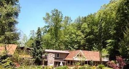 Rock Laurel Bed and Breakfast